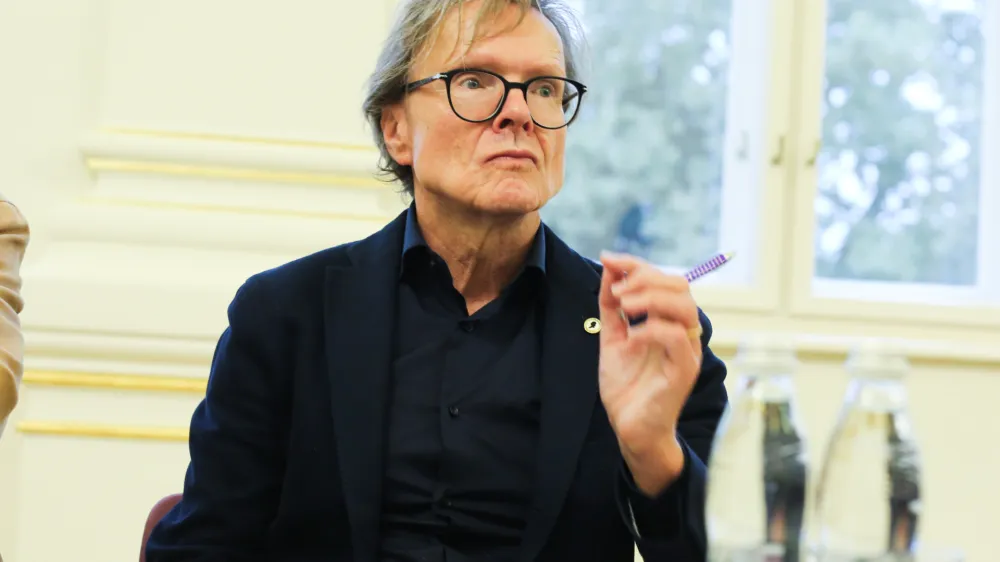 Etična komisija se ni strinjala z interpretacijo vrhovnega sodnika Jana Zobca, da je v kritičnem intervjuju zavzel zgolj svoje pravno stališče in ga tudi utemeljil, temveč je ocenila, da je omadeževal ugled kolega sodnika in škodoval ugledu celotnega sodstva.