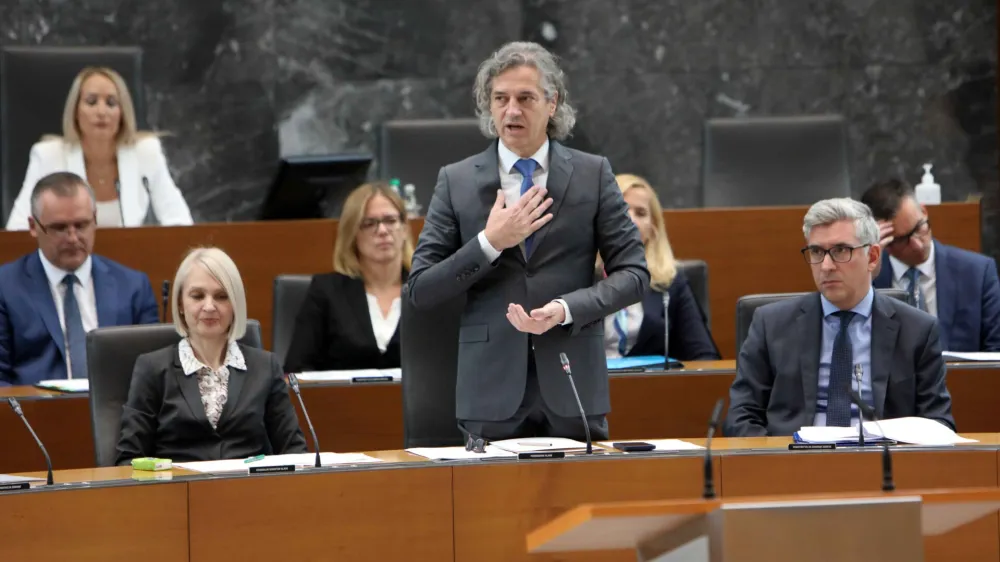 predsednik vlade in stranke GS dr. Robert Golob<br><br>- 26.09.2022 &ndash; Državni zbor - 2. redna seja DZ - poslanska vpra&scaron;anja predsedniku vlade Robertu Golobu in ministrski ekipi; <br><br>//FOTO: Tomaž Skale<br>