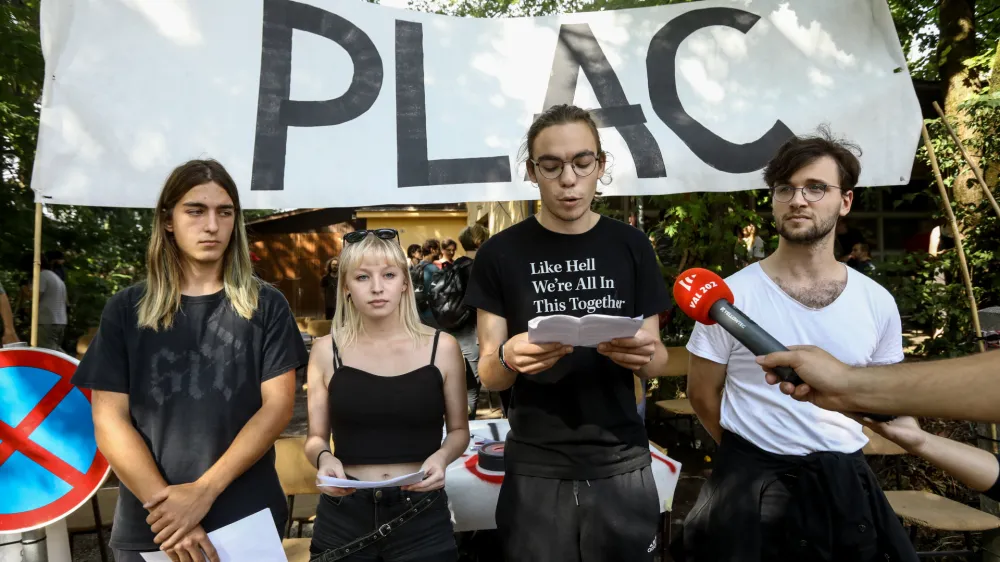 - 03.09.2022 &ndash; PLAC - Participativna Ljubljanska Avtonomna Cona - squat - zasedba zapu&scaron;čenega prostora - Stolpni&scaron;ka 10 //FOTO: Luka Cjuha