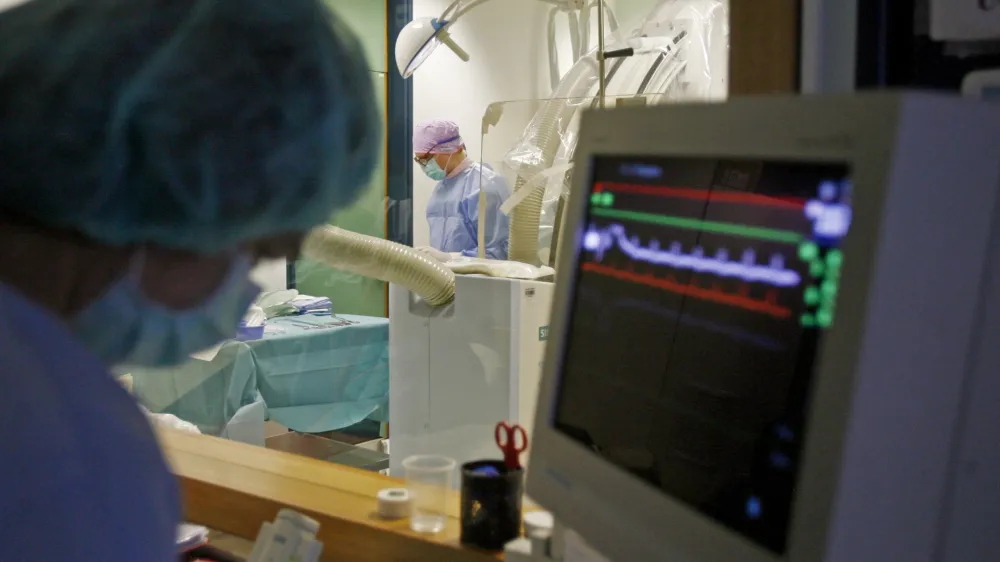 V zdravstvu opozarjajo, da jih je od poročanja o nevarnih dogodkih odvračala zmešnjava v tem sistemu, skrbela pa jih je tudi zaupnost podatkov. Fotografija je simbolična. 