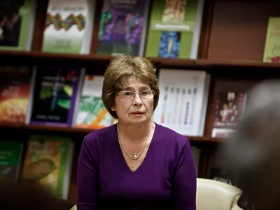 dr. Spomenka Hribar - predstavitev knjige Svet kot zarota avtorica dr. Spomenke Hribar - analiza političnega sloga Janeza Janše     //FOTO: Luka Cjuha 