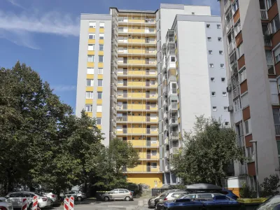 V prvem nadstropju bloka na Celovški 185 bo ljubljanski stanovanjski sklad nekoč pisarniške prostore preuredil v pet neprofitnih stanovanj.