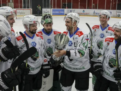 hokejist Olimpije - zmagovalci pokala Slovenije - 28.09.2022 – hokej - Sij Acroni Jesenice: SŽ Olimpija - pokal Slovenije, finale //FOTO: Jaka Gasar