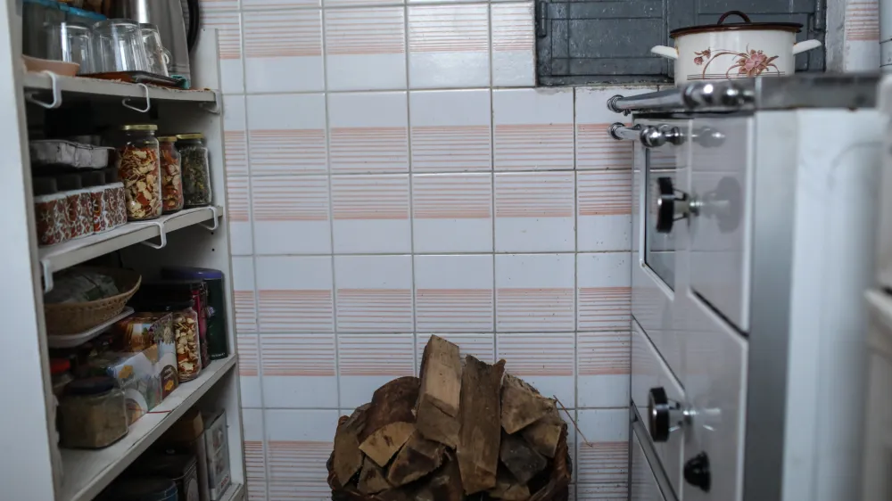 ﻿- polena - drva - ogrevanje - <br><br><br>- 14.12.2018 – Babno polje - naselje v Občini Loška dolina - //FOTO: Jaka Gasar