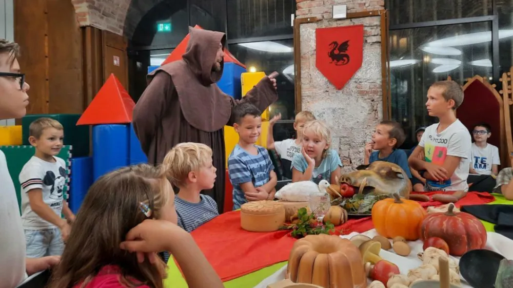 Tako je bilo na ljubljanskem gradu na kulinarični detektivki skozi čas med poletnimi počitnicami.
Foto: arhiv ljubljanskega gradu
