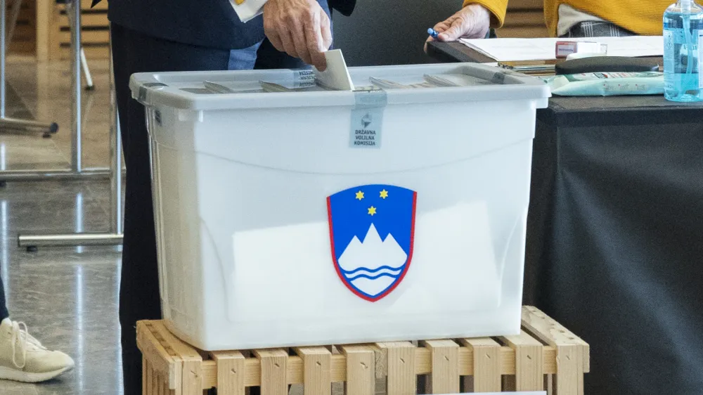 predsednik republike Borut Pahor<br><br><br>- 19.04.2022 – Parlamentarne volitve 2022 - predčasno glasovanje pred državnozborskimi volitvami - volišče na Gospodarskem razstavišču (GR) -<br><br>//FOTO: Nik Erik Neubauer