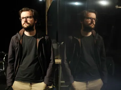 - 25.10.2022 – Tin Grabnar, gledališki režiser//FOTO: Tomaž Skale