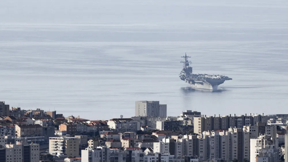03.11.2022., Split - Americki nosac aviona USS George H.W. Bush (CVN-77) uplovio u Split. Photo: Milan Sabic/PIXSELL