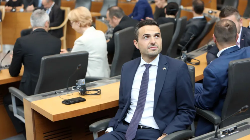 poslanec NSi Matej Tonin<br><br><br>- 08.07.2022 – Državni zbor RS - prireditev DZ v znak podpore ukrajinskemu narodu v boju za svojo domovino in izkaz prijateljstva ukrajinski državi <br><br>//FOTO: Tomaž Skale<br>