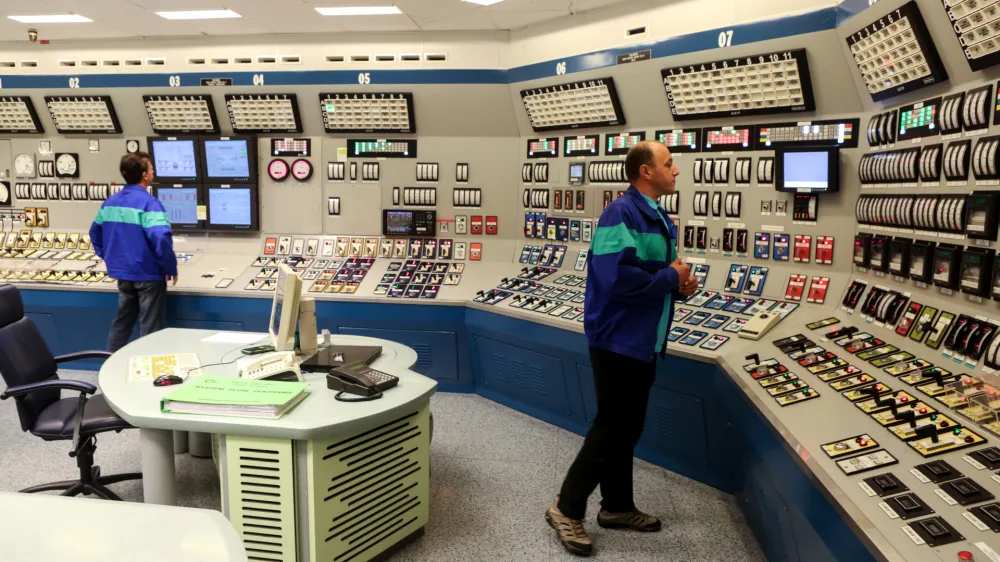 ﻿- kontrolna soba - simulator<br><br><br>- 29.09.2016 - Nuklearna elektrarna Krško (NEK) - Jedrska elektrarna Krško (JEK) - proizvodnja električne energije - <br><br><br><br>//FOTO: Luka Cjuha.<br>