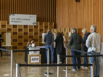 - 8.11.2022 – Predsedniške volitve 2022 - sedme volitve za petega predsednika republike v samostojni Sloveniji – Predčasno glasovanje drugi krogFoto:Luka Cjuha