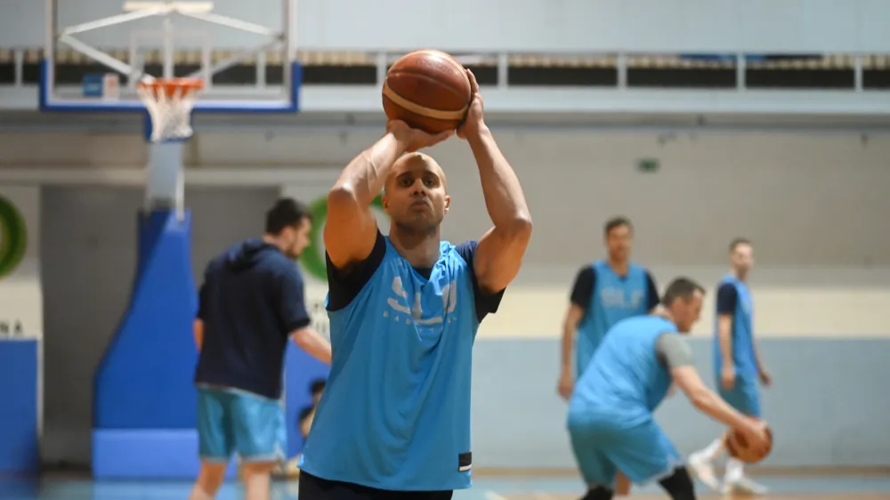- 08.11.2022 – slovenska košarkarska reprezentanca - trening - priprave na novi dve kvalifikacijski tekmi z Izraelci in Nemci za svetovno prvenstvo leta 2023 //FOTO: Nik Erik Neubauer
