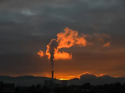 - 15.10.2021 &ndash; Termoelektrarna Toplarna Ljubljana (TE-TOL) podražitev energentov, elektrika, ogrevanje, dimnik dim, emisije, fosilna goriva//FOTO: Luka Cjuha.