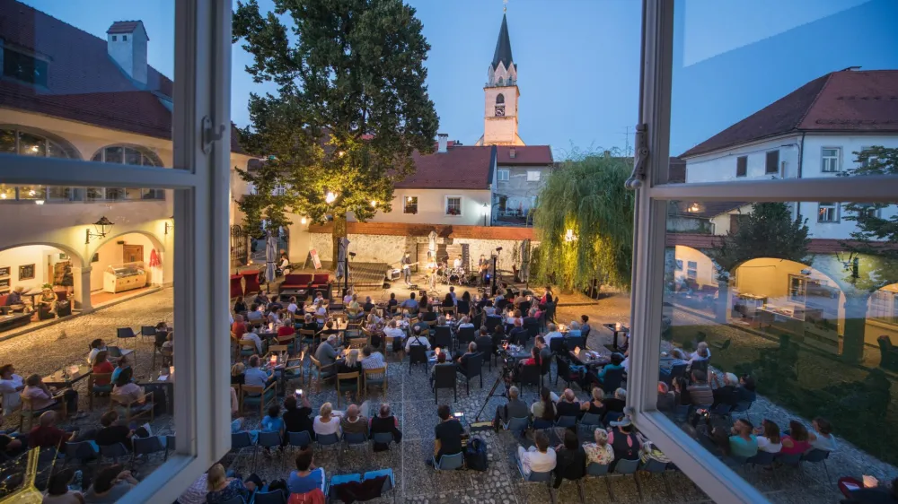 Kranj, večeri pod Grajsko lipo, Kranj turizem