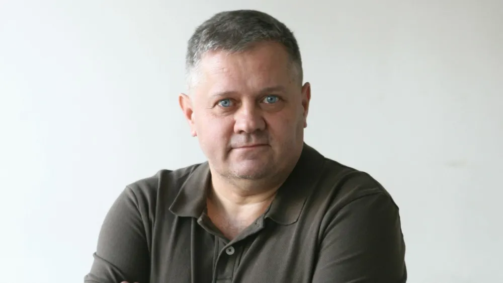  Dejan Kresnik, komentator - port<br><br><br>- Dnevnik 2016 - portreti za komentarje in kolumne - komentatorji - novinarji - <br><br><br><br><br><br>//FOTO: Toma Skale