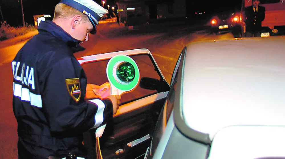 Policijska akcija, nočna kontrola prometa - prehitra vožnja - alkohol, Policija, PP Grič //FOTO: Matej Pov&scaron;e------2k