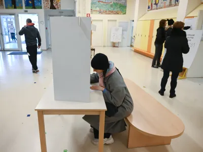 Ljubljančani so letos v svete četrtnih skupnosti v primerjavi z volitvami leta 2018 izvolili manj predstavnikov tako Liste Zorana Jankovića kot stranke SDS.&nbsp;