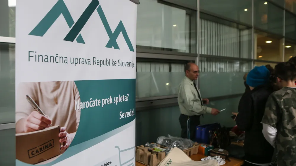 - simbolična fotografija - - 13.04.2018 - Finančna uprava RS (FURS) - Dan odprtih vrat uradov Finančne uprave RS -  //FOTO: Luka Cjuha.
