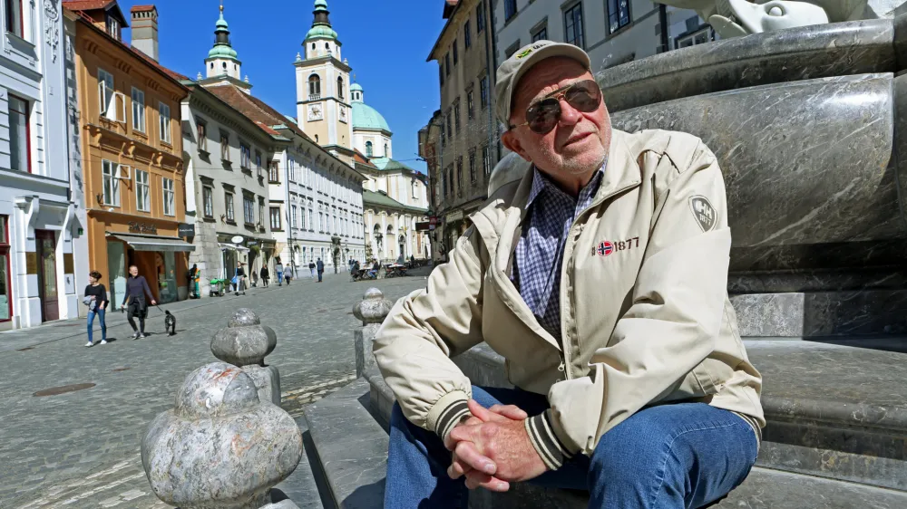 ﻿Joco Žnidaršič, legenda slovenske fotografije - fotoreporter, mojster umetniške fotografije. - 12.04.2016 - portret za rubriko Mestne face -//FOTO: Tomaž Skale