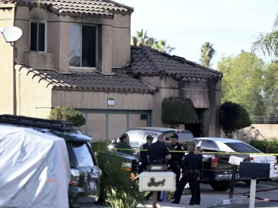 Gasilci in policisti so v goreči hi&scaron;i odkrili tri trupla, najstnice pa ne, saj jo je nekaj ur prej ugrabil 28-letni Austin Lee Edwards. Beg pred policijo se je zanj končal s smrtjo.