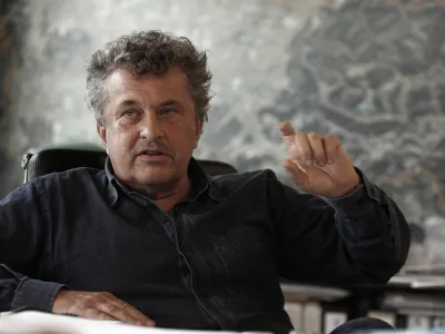 arhitekt Janez Koželj, ljubljanski podžupan za urbanizem, profesor na Fakulteti za arhitekturo, kjer poučuje predmet Arhitektura mesta in projektiranje. <br><br><br><br>//FOTO: Bojan Velikonja <br>OPOMBA: ZA OBJAVO V PRILOGI – DNEVNIKOV OBJEKTIV - INTERVJU <br>