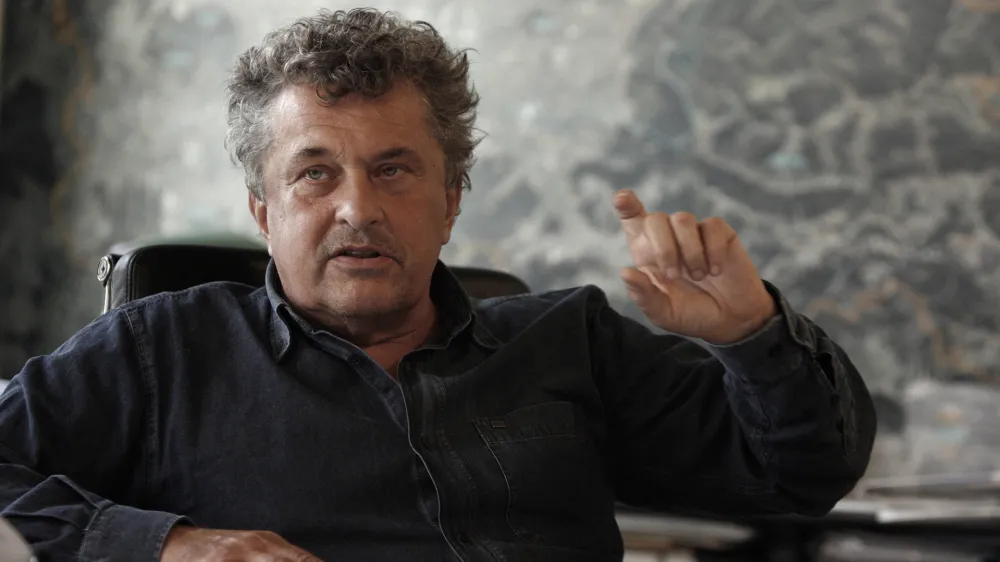 arhitekt Janez Koželj, ljubljanski podžupan za urbanizem, profesor na Fakulteti za arhitekturo, kjer poučuje predmet Arhitektura mesta in projektiranje. <br><br><br><br>//FOTO: Bojan Velikonja <br>OPOMBA: ZA OBJAVO V PRILOGI – DNEVNIKOV OBJEKTIV - INTERVJU <br>