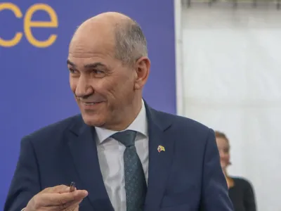 predsednik vlade Janez Janša - 08.04.2022 – Holding Slovenske elektrarne HSE Sonce – Sončna elektrarna Prapretno pri Hrastniku, otvoritev največje sončne elektrarne v Sloveniji //FOTO: Luka Cjuha