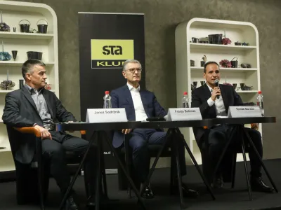 Janez Sodržnik, Franjo Bobinac in Tomaž Barada09.12.2022 - soočenje kandidatov za predsednika Olimpijskega komiteja Slovenije, za to mesto se potegujejo Tomaž Barada, Franjo Bobinac in Janez SodržnikFoto: Luka Cjuha