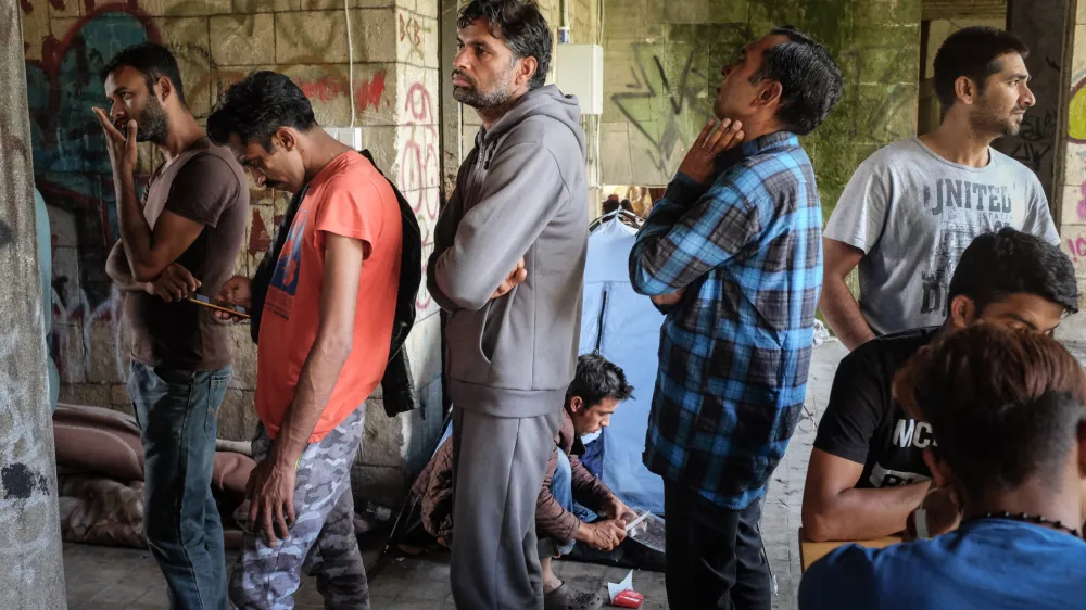 ﻿- 12.06.2018 - Bihać,- Migranti 2018 - Bosna in Hercegovina (BIH) - nova migrantska balkanska pot iz Makedonije preko Kosova, Črne gore, Bosne in Hercegovine proti zahodni Evropi - džamijska begunska pot - begunci -  //FOTO: Luka Cjuha.