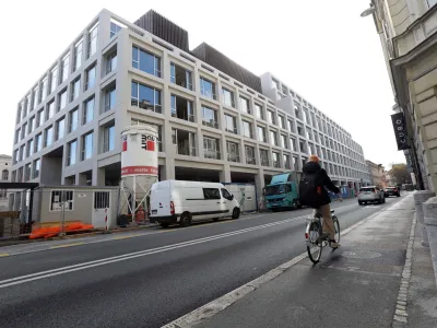 - 27.10.2022 – Šumi center - stanovanjsko-hotelski objekt investitorja družbe Šumijev Kvart iz sistema KD Group, Slovenska cesta v Ljubljani, <br><br>//FOTO: Tomaž Skale<br>