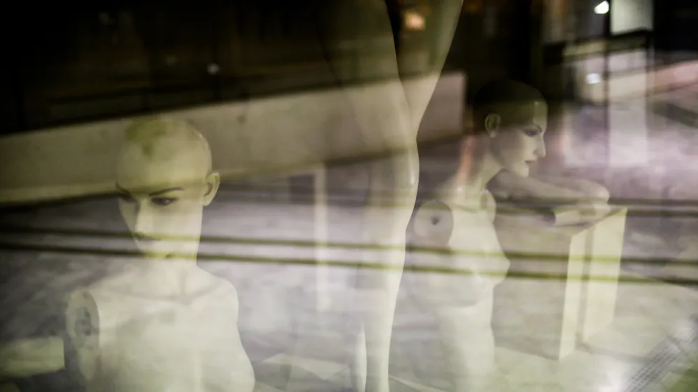 - 03.02.2021&ndash; Simbolična fotografija, lutke, psihologija, mdečlove&scaron;ki odnosi, spolnost, spolno nadlegovanje. //FOTO: Bojan Velikonja