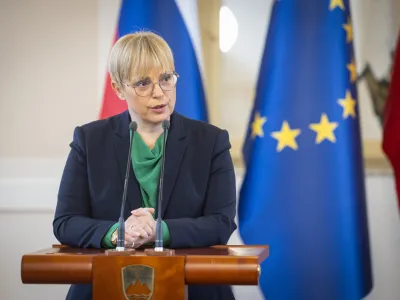 Ljubljana, predsedniska palaca.<br>Izjava za medije odhajajocega predsednika republike Boruta Pahorja in novoizvoljene predsednice Natase Pirc Musar.