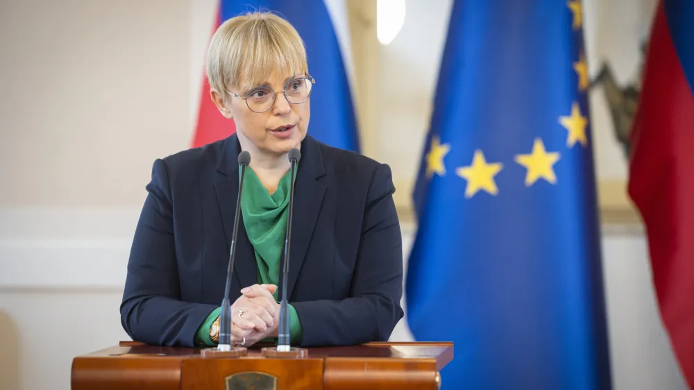 Ljubljana, predsedniska palaca.<br>Izjava za medije odhajajocega predsednika republike Boruta Pahorja in novoizvoljene predsednice Natase Pirc Musar.