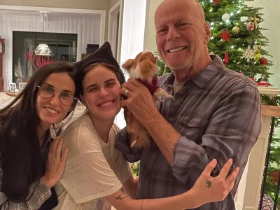 Bruce Willis v družbi nekdanje žene Demi Moor in hčerke Tallulah.  F Instagram