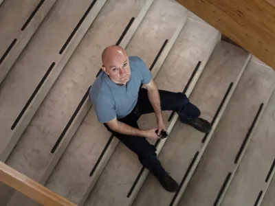 ﻿Iztok Kovač – plesalec in koreograf, ustanovitelj plesne skupine in umetniški direktor zavoda En-Knap - Zavod za organizacijo in izvedbo kulturnih prireditev//FOTO: Luka Cjuha