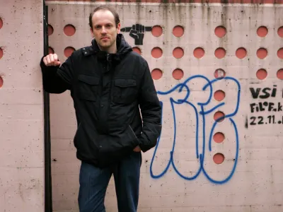 Aljo&scaron;a Kravanja, filozof in mladi raziskovalec na In&scaron;titutu za kriminologijo pri Pravni fakulteti UL, prevajalec Deleuzovega dela Nietzsche in filozofija/FOTO: Bojan Velikonja OPOMBA: ZA OBJAVO V PRILOGI &ndash; DNEVNIKOV OBJEKTIV - INTERVJU 2011