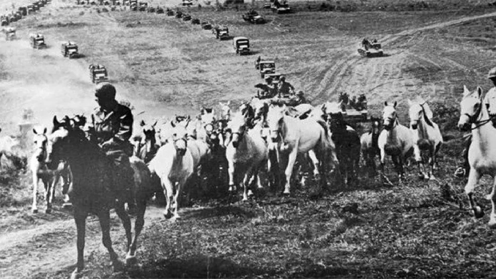 Leta 1945 je ameri&scaron;ka vojska v neverjetni akciji re&scaron;ila čredo 1000 konjev, med katerimi je bilo tudi 340 lipicancev 