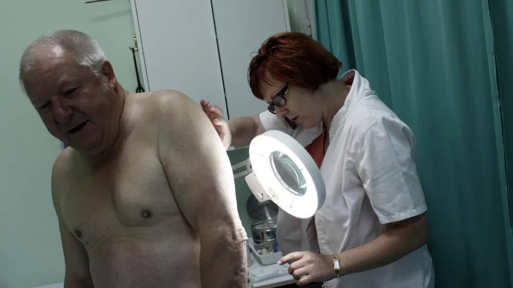 ﻿zdravnica dr.med.Jana Golub, spec.spl.med - Ambulanta družinske medicine- 1.7.2013 - Zdravstveni dom ZD Slovevenska Bistrica -  //FOTO: Luka Cjuha