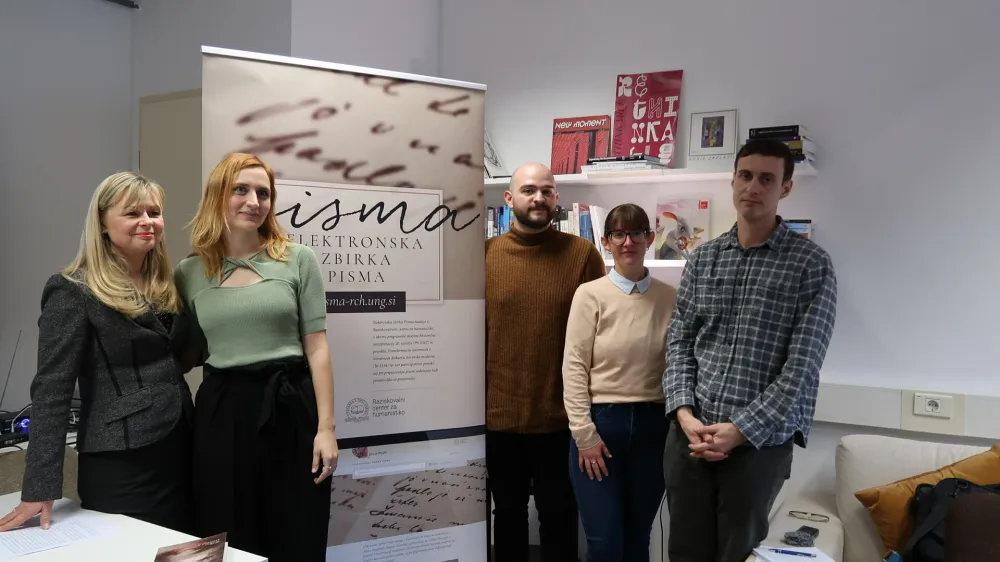 Elektronsko zbirko pisem urejajo na Raziskovalnem centru za humanistiko Univerze v Novi Gorici.