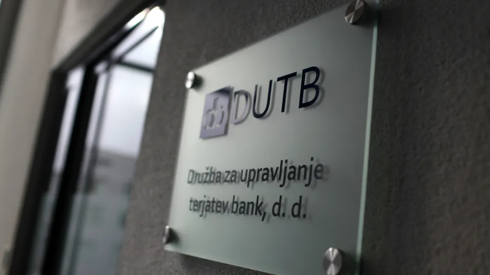 ﻿simbolična fotografija - Družba za upravljanje terjatev bank (DUTB) oziroma t.i. slaba banka - - //FOTO: Luka Cjuha