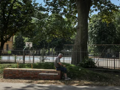 - 04.07.2022 – Nevenkin gaj – zelenica ob športnem igrišču ŠD Tabor v Ljubljani, park //FOTO: Luka Cjuha