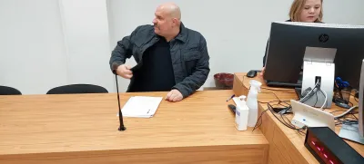 Nenad Durutović je ravnatelju OŠ Ljubečna med drugim očital, da je brezvretenčar, preganjal pa je tudi druge šolske delavce.