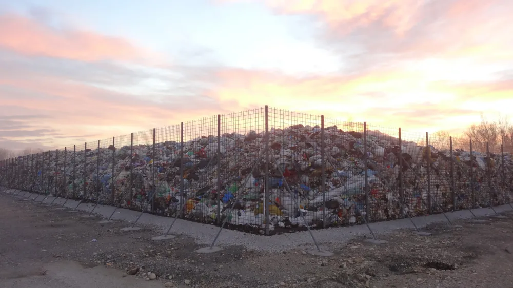 ﻿Embalažni kaos - neprevzeta odpadna embalaža - DROE - Ljubljana - 2014