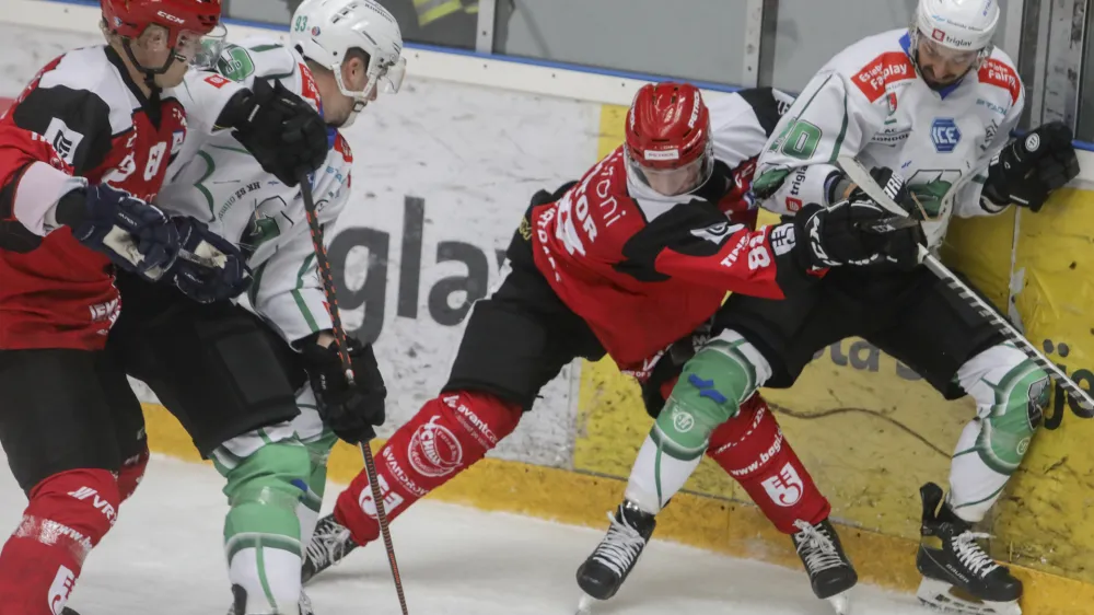 hokejist Olimpije - zmagovalci pokala Slovenije - 28.09.2022 – hokej - Sij Acroni Jesenice: SŽ Olimpija - pokal Slovenije, finale //FOTO: Jaka Gasar