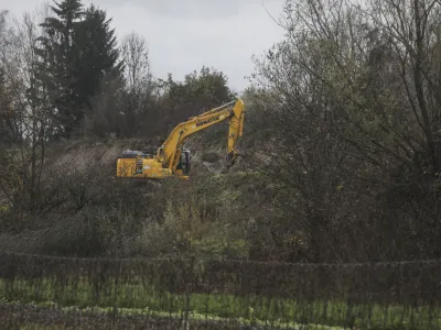 - 01.12.2022 – Stanežiče – deponija – sanacija nelegalnega nasutja gradbenega materiala, kamor je občinski izvajalec Prenova-Gradbenik odlagal gradbeni material z gradbišč na Tržaški in Dunajski cest //FOTO: Jaka Gasar