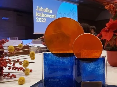 V Biotehniškem centru Naklo delujemo v treh enotah: Srednja šola in gimnazija, Višja strokovna šola in Medpodjetniški izobraževalni center.