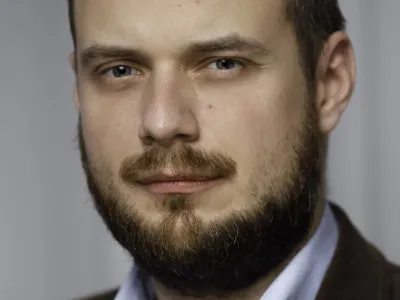 Jakub Jaraczewski, raziskovalec pri nevladni organizaciji Democracy Reporting International.