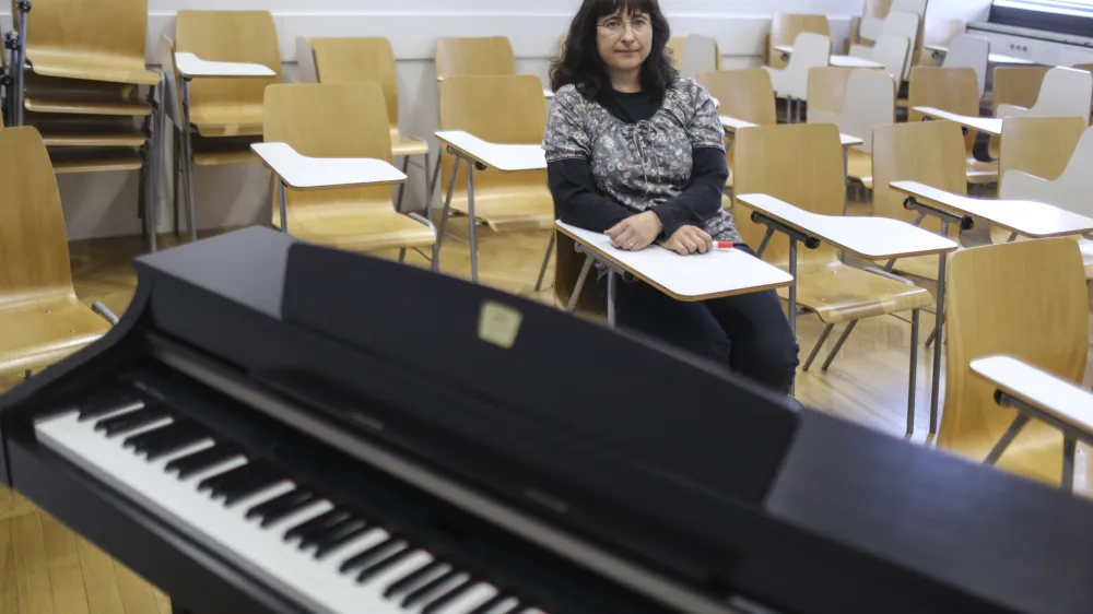 ﻿- 09.06.2016 - Larisa Vrhunc, skladateljica in pedagoginja na Oddelku za muzikologijo na Filozofski fakulteti Univerze v Ljubljani  //FOTO: Jaka Gasar