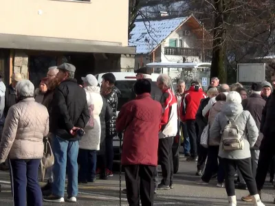 Protest pred komunalo v Trbovljah