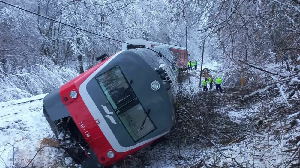 Vlak se je iztiril pri Novem mestu